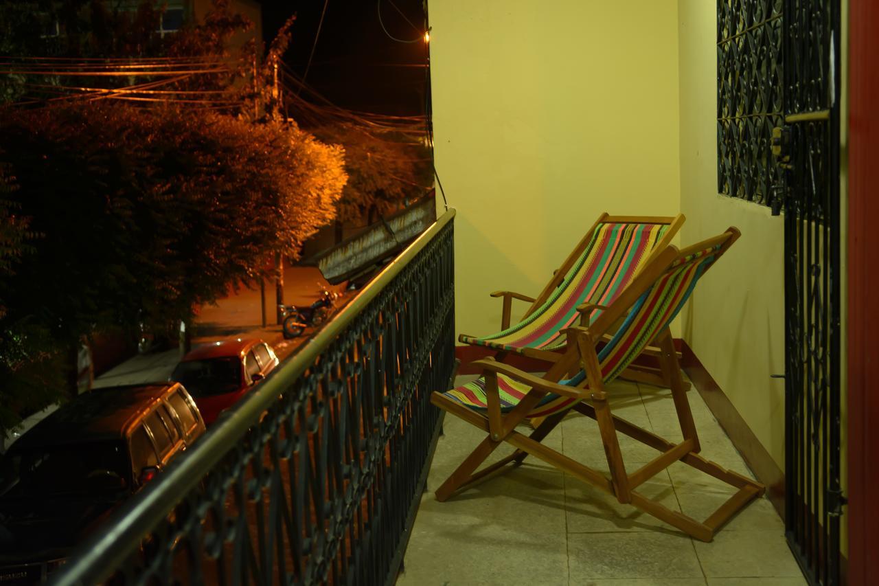 Hostal Fachente Leon Ngoại thất bức ảnh