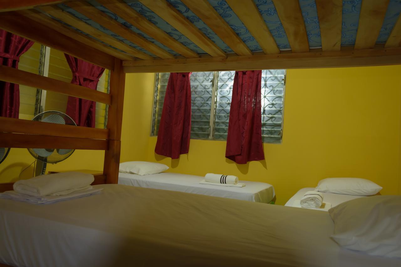 Hostal Fachente Leon Ngoại thất bức ảnh