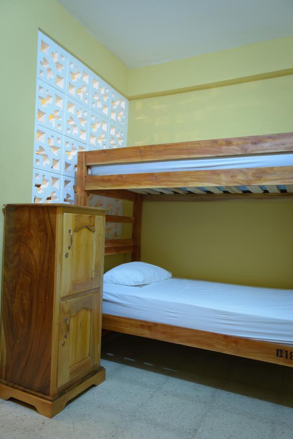 Hostal Fachente Leon Ngoại thất bức ảnh